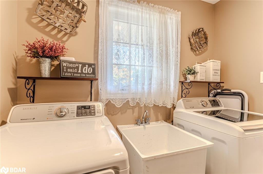 20 Rosemarie Drive, Oro-Medonte, ON - Indoor Photo Showing Laundry Room