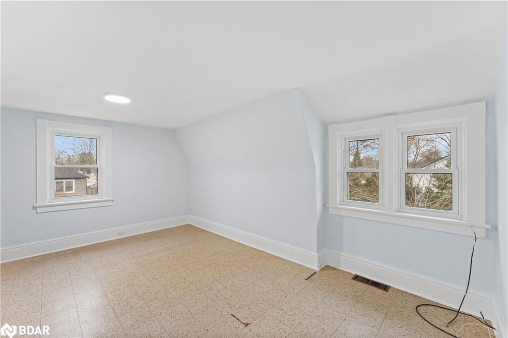 125 Raglan Street, Angus, ON - Indoor Photo Showing Other Room