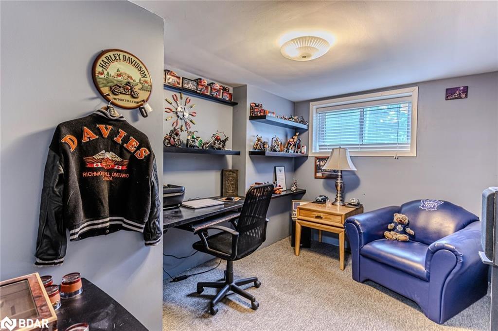 423 Mary St, Orillia, ON - Indoor