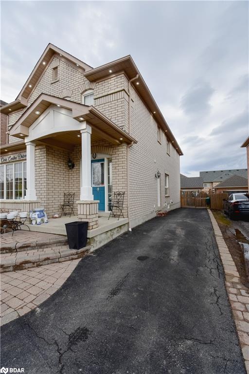 Bsmt-181 Civic Centre Drive, Whitby, ON - Outdoor