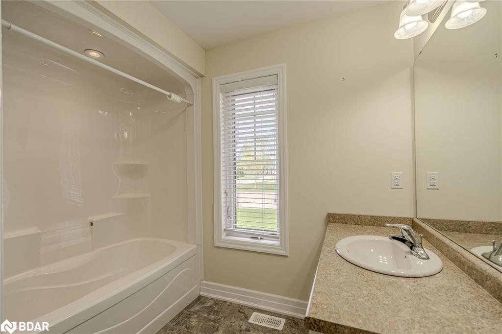 10 Grew Crescent, Penetanguishene, ON - Indoor Photo Showing Bathroom