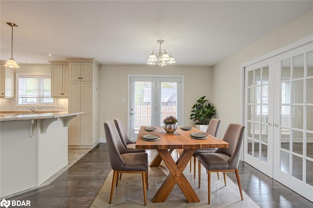 10 Grew Crescent, Penetanguishene, ON - Indoor Photo Showing Dining Room