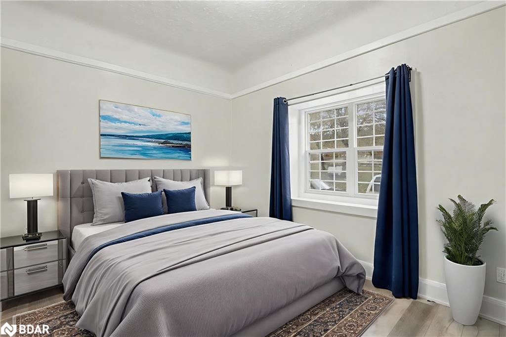 287 Hunter Street E, Hamilton, ON - Indoor Photo Showing Bedroom