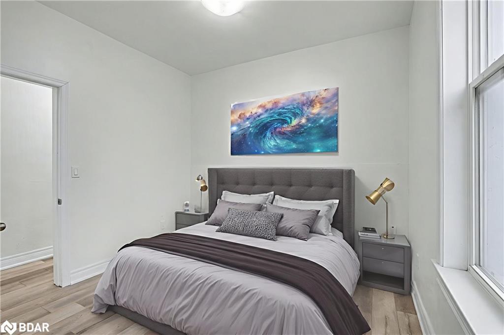 287 Hunter Street E, Hamilton, ON - Indoor Photo Showing Bedroom