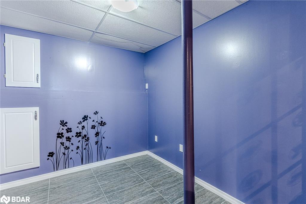 31 Fawndale Crescent, Wasaga Beach, ON - Indoor Photo Showing Other Room