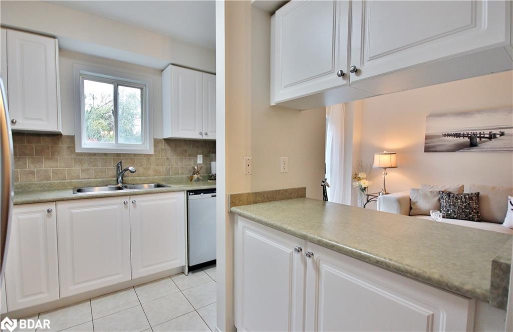 68 Gadwall Avenue, Barrie, ON - Indoor Photo Showing Kitchen With Double Sink