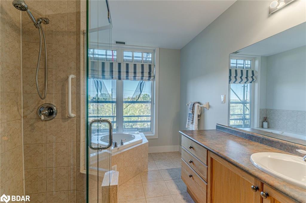 401-140 Cedar Island Road, Orillia, ON - Indoor Photo Showing Bathroom