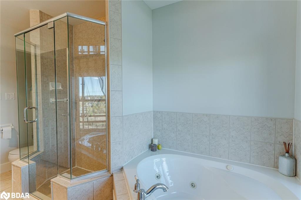 401-140 Cedar Island Road, Orillia, ON - Indoor Photo Showing Bathroom