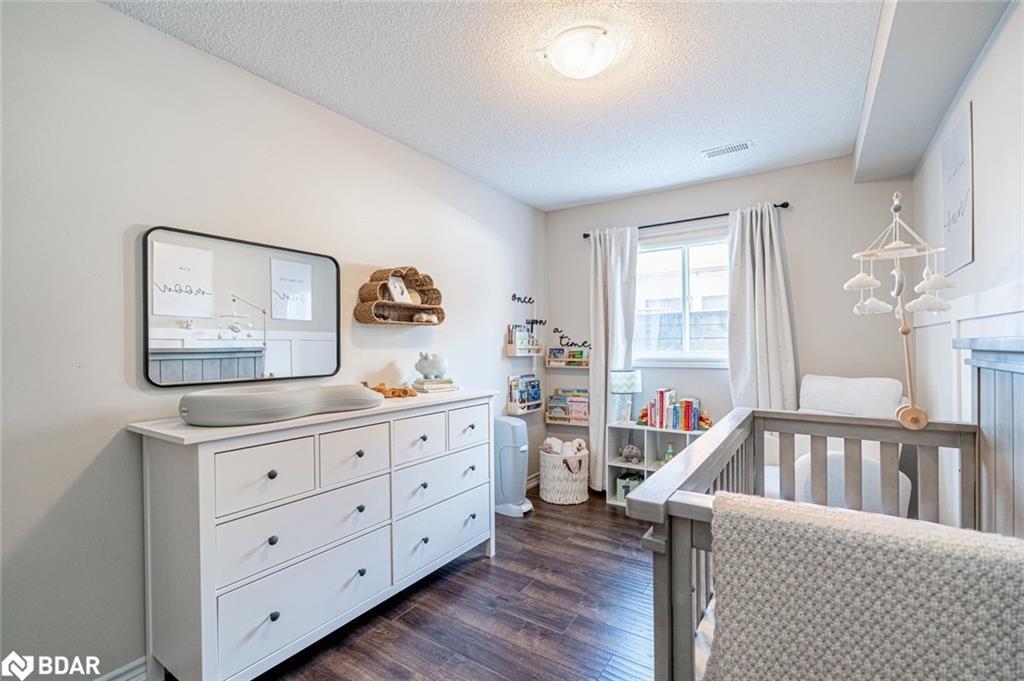7-25 Madelaine Drive, Barrie, ON - Indoor Photo Showing Bedroom