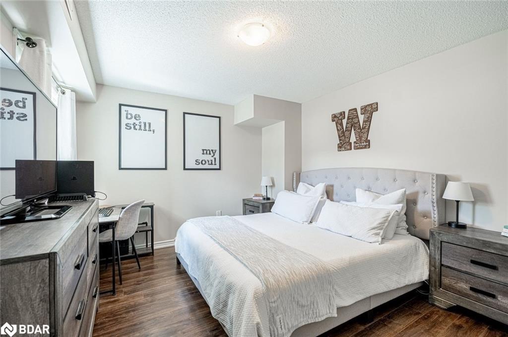 7-25 Madelaine Drive, Barrie, ON - Indoor Photo Showing Bedroom