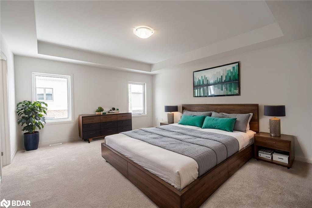 112 West Oak Trail, Barrie, ON - Indoor Photo Showing Bedroom