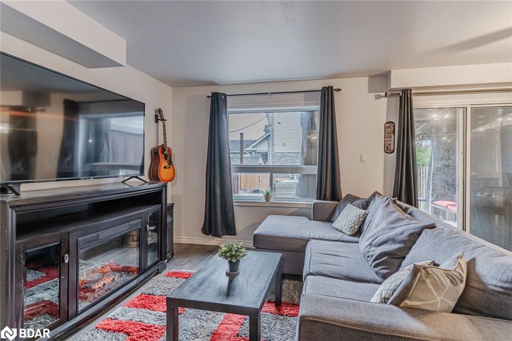 2185 Ferguson Street, Innisfil, ON - Indoor Photo Showing Living Room With Fireplace