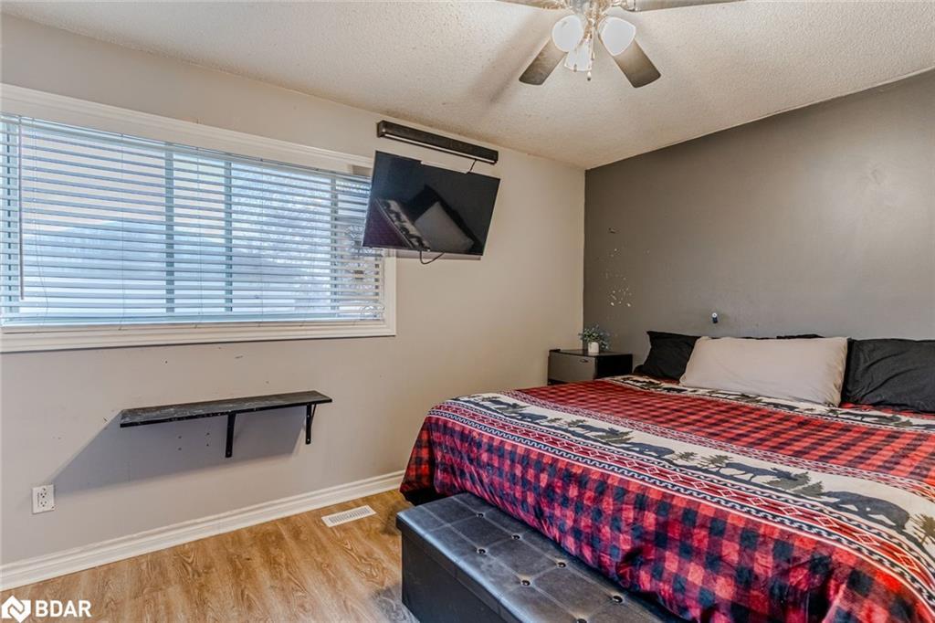 2185 Ferguson Street, Innisfil, ON - Indoor Photo Showing Bedroom
