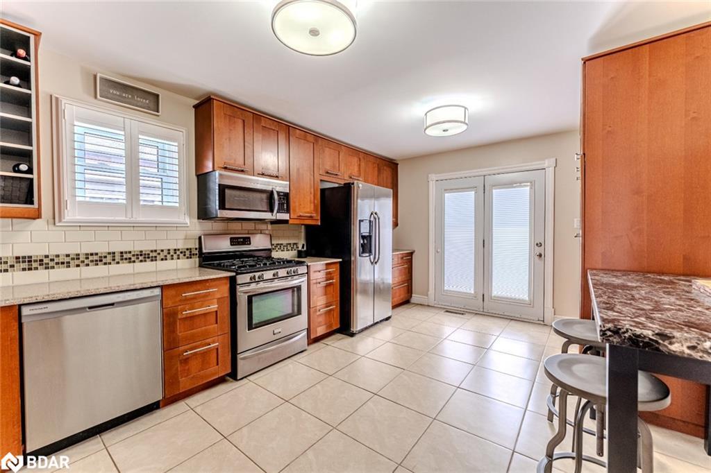 122 Fletcher Street, Bradford, ON - Indoor Photo Showing Kitchen