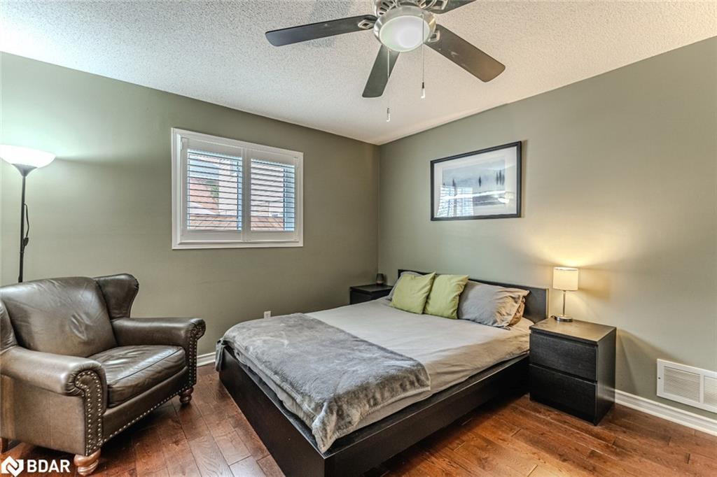 122 Fletcher Street, Bradford, ON - Indoor Photo Showing Bedroom