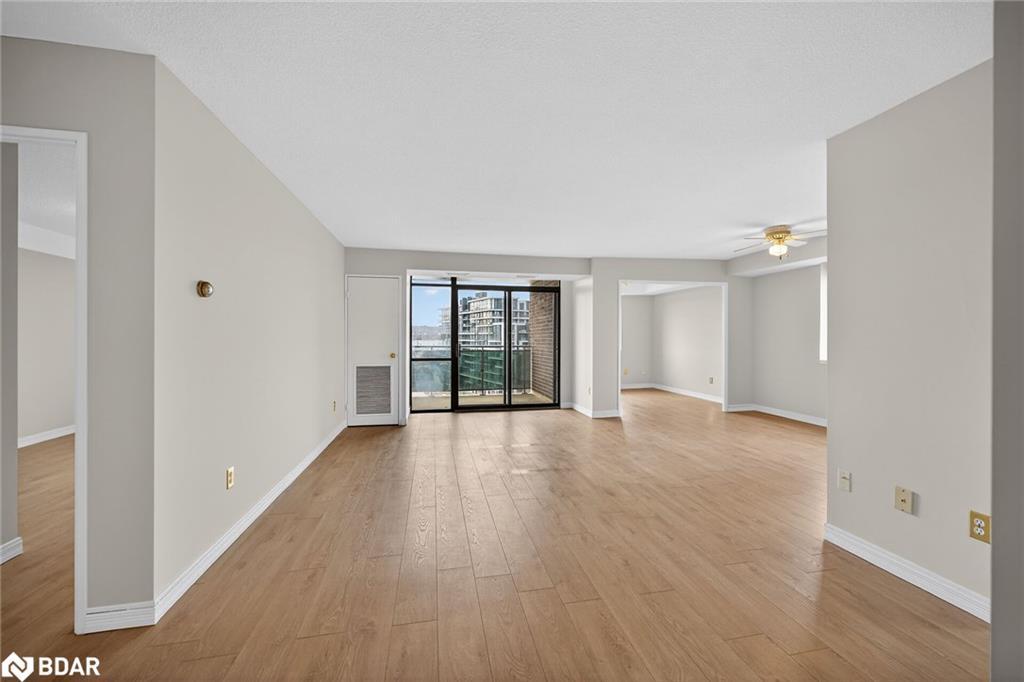 907-301 Frances Avenue, Hamilton, ON - Indoor Photo Showing Other Room