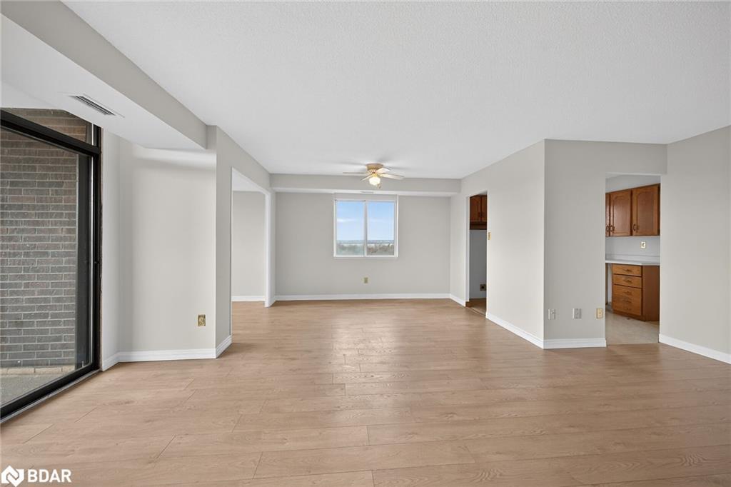 907-301 Frances Avenue, Hamilton, ON - Indoor Photo Showing Other Room