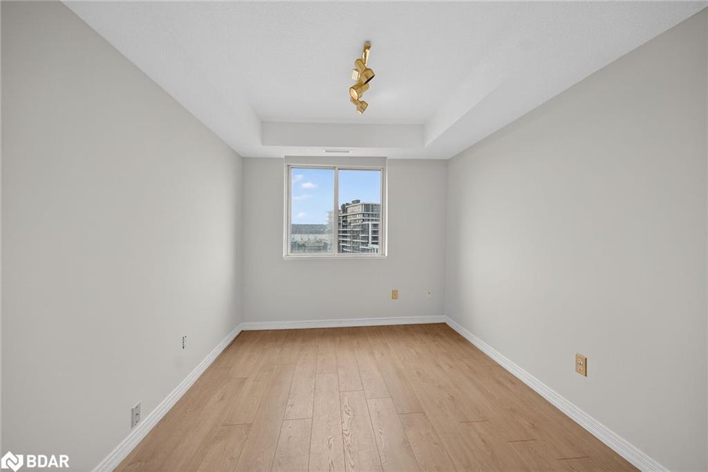 907-301 Frances Avenue, Hamilton, ON - Indoor Photo Showing Other Room