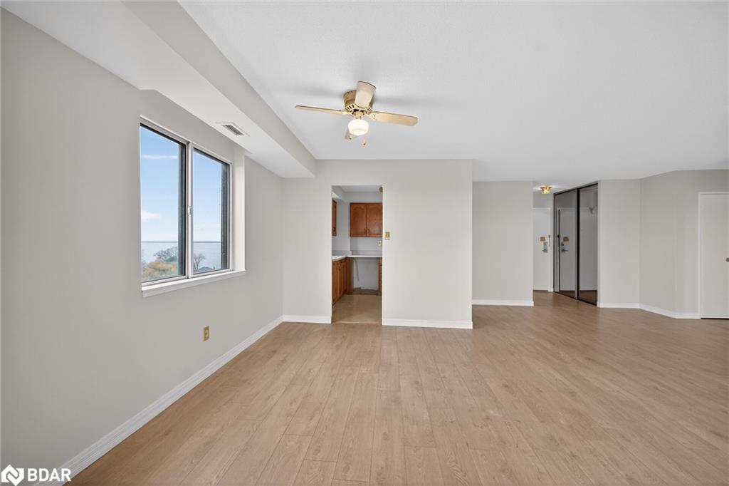 907-301 Frances Avenue, Hamilton, ON - Indoor Photo Showing Other Room