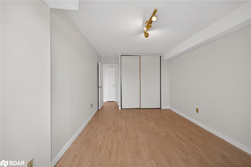 907-301 Frances Avenue, Hamilton, ON - Indoor Photo Showing Other Room