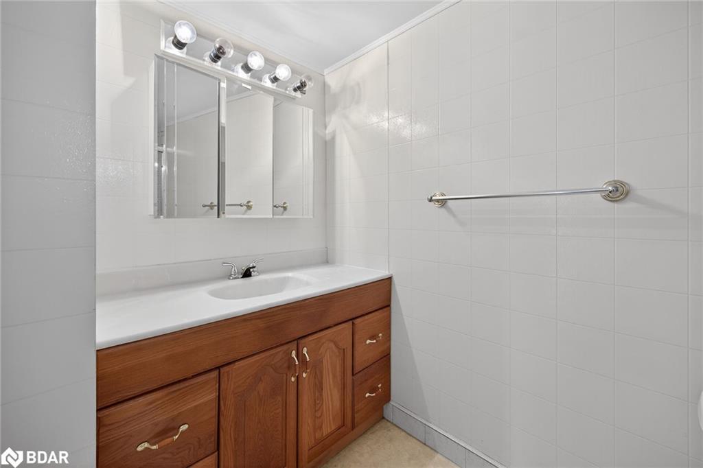 907-301 Frances Avenue, Hamilton, ON - Indoor Photo Showing Bathroom