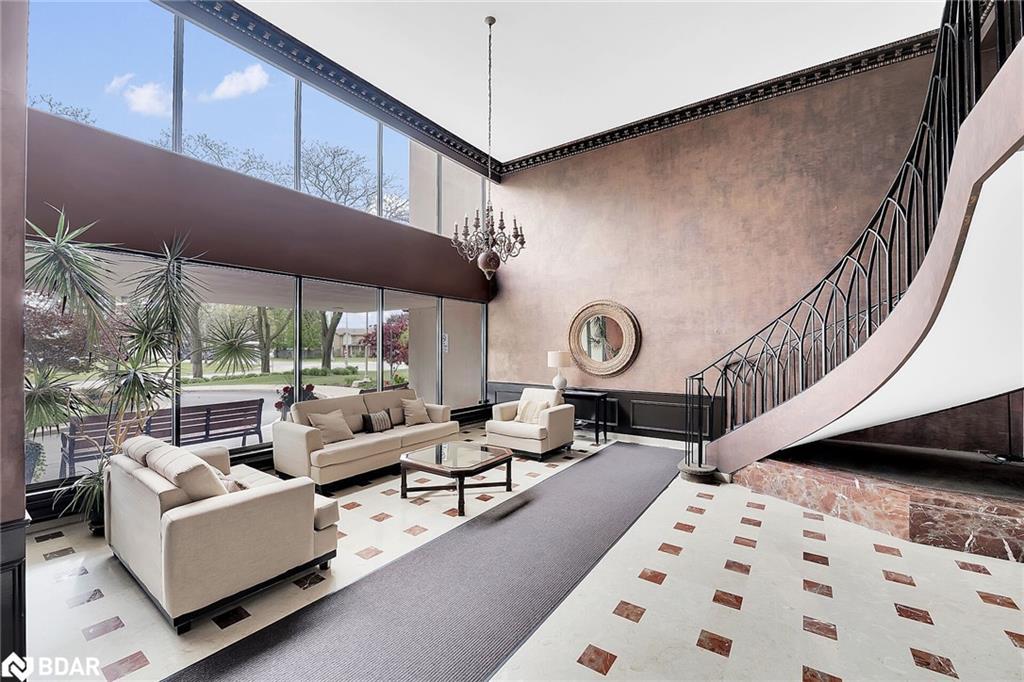 907-301 Frances Avenue, Hamilton, ON - Outdoor