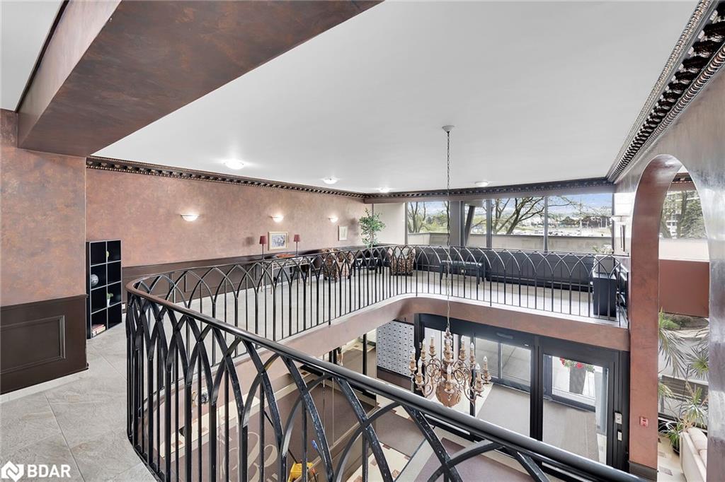 907-301 Frances Avenue, Hamilton, ON - With Exterior