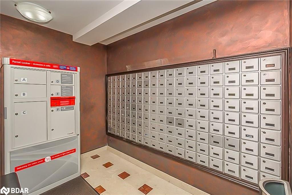 907-301 Frances Avenue, Hamilton, ON - Indoor Photo Showing Other Room