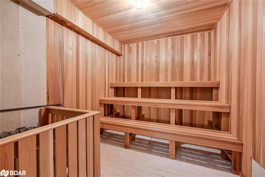 907-301 Frances Avenue, Hamilton, ON - Indoor Photo Showing Other Room