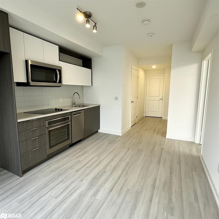 956-121 Lower Sherbourne Street, Toronto, ON - Indoor Photo Showing Kitchen