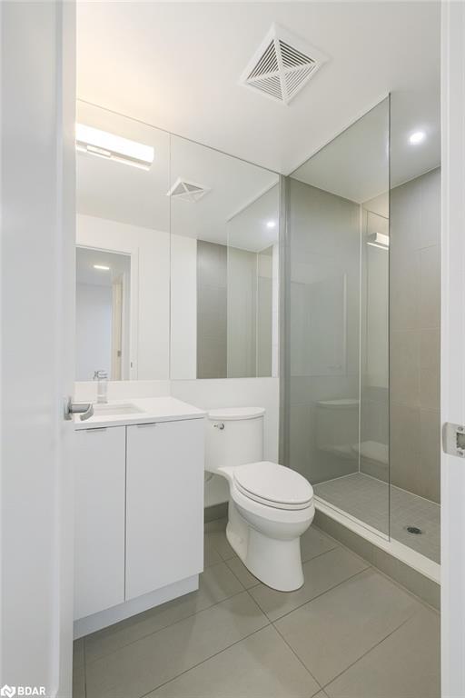 956-121 Lower Sherbourne Street, Toronto, ON - Indoor Photo Showing Bathroom