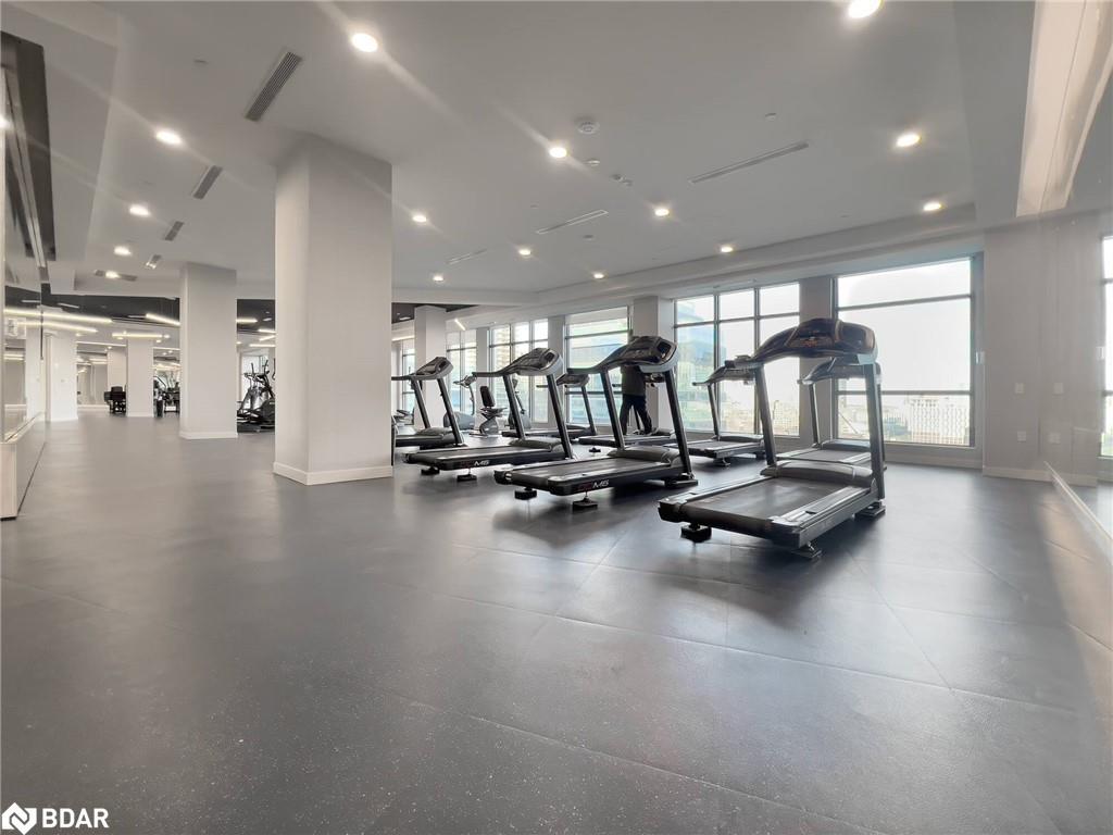 956-121 Lower Sherbourne Street, Toronto, ON - Indoor Photo Showing Gym Room