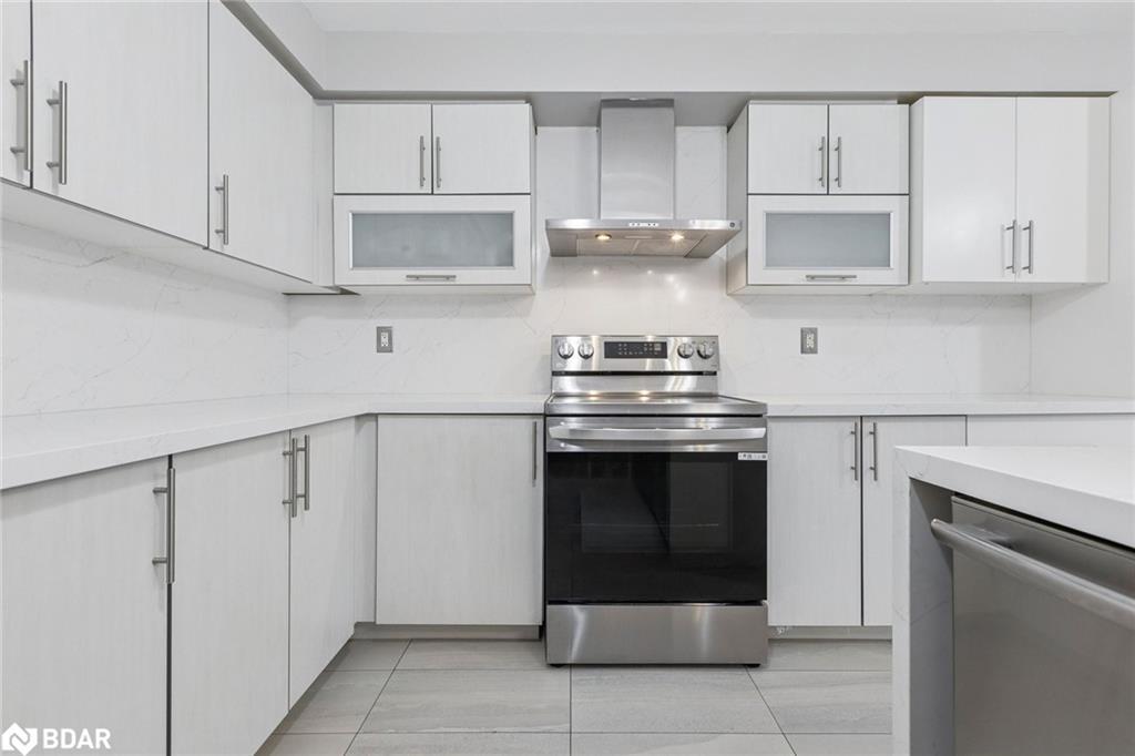 16 Carroll Lane, Brantford, ON - Indoor Photo Showing Kitchen