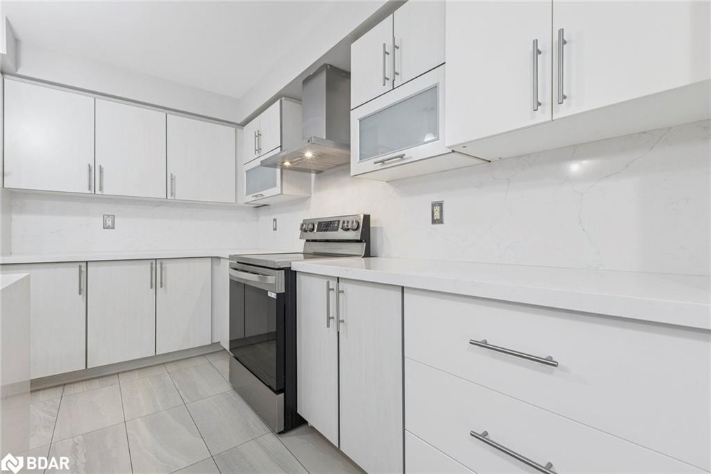 16 Carroll Lane, Brantford, ON - Indoor Photo Showing Kitchen