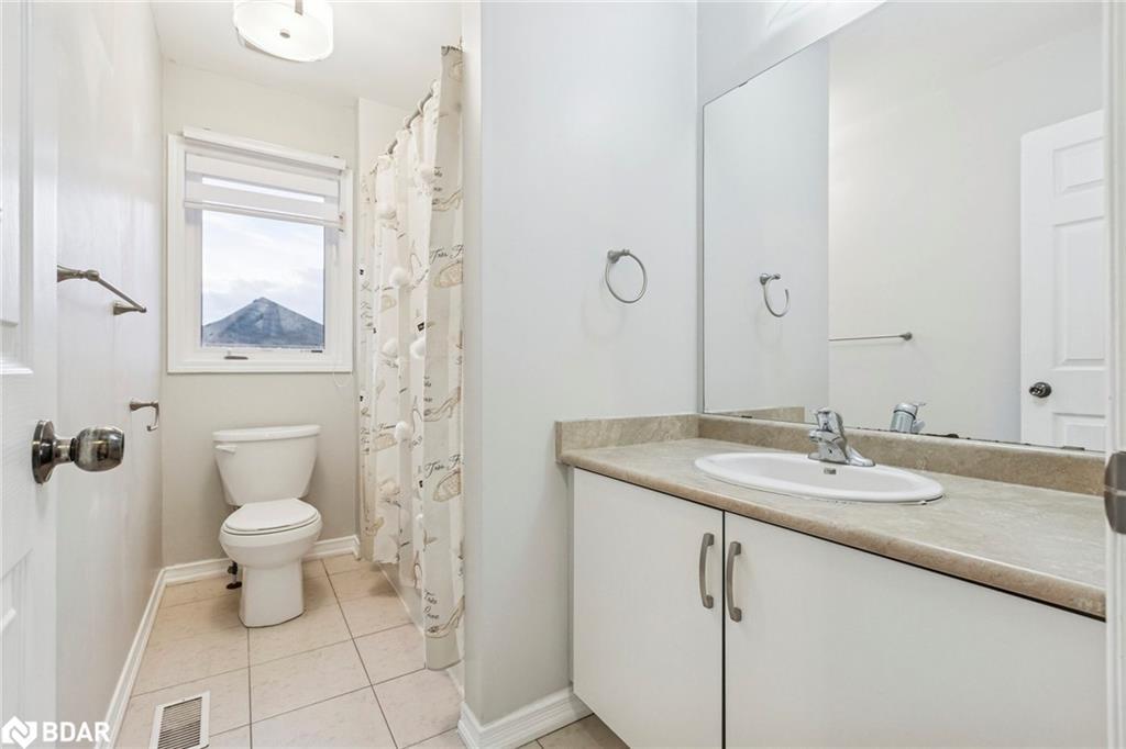 16 Carroll Lane, Brantford, ON - Indoor Photo Showing Bathroom