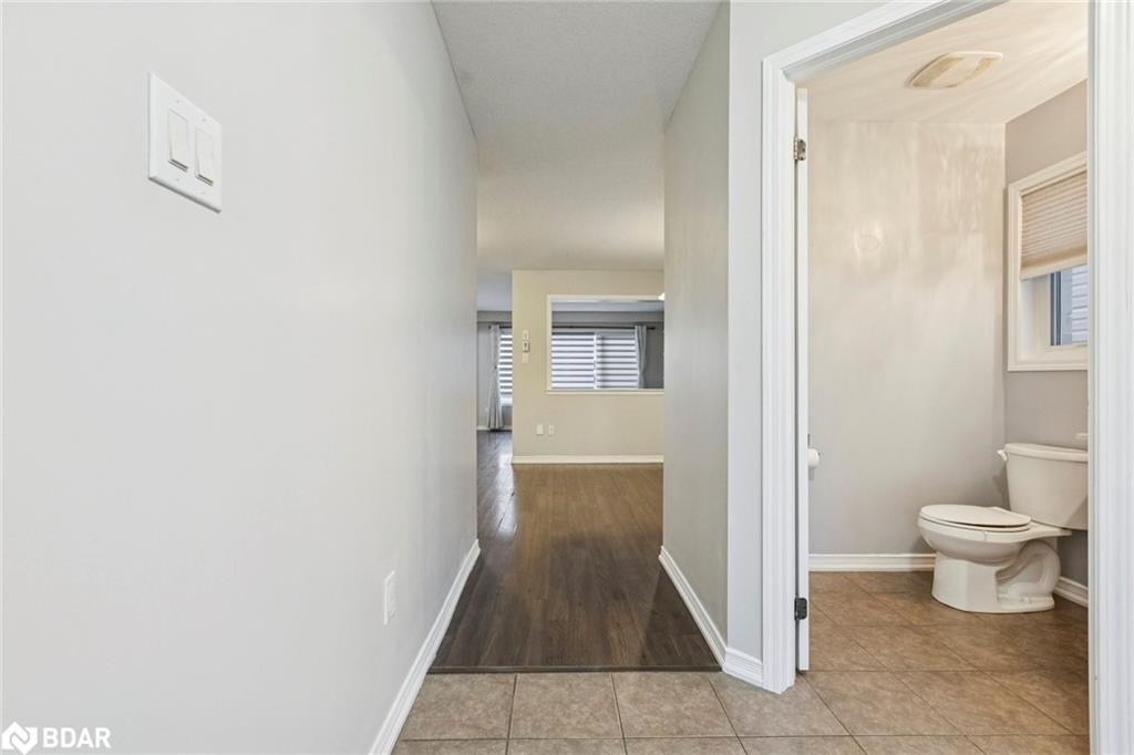 16 Carroll Lane, Brantford, ON - Indoor Photo Showing Bathroom