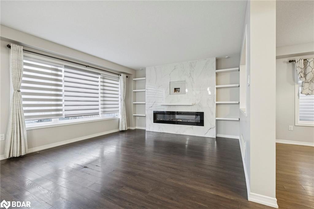 16 Carroll Lane, Brantford, ON - Indoor Photo Showing Living Room With Fireplace