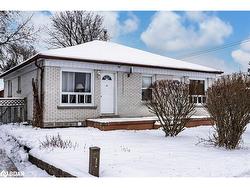 34/36 Centre Street Angus, ON L0M 1B0