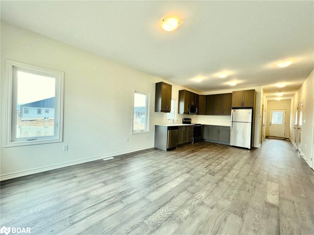 102 Cheryl Avenue, Atwood, ON - Indoor Photo Showing Kitchen
