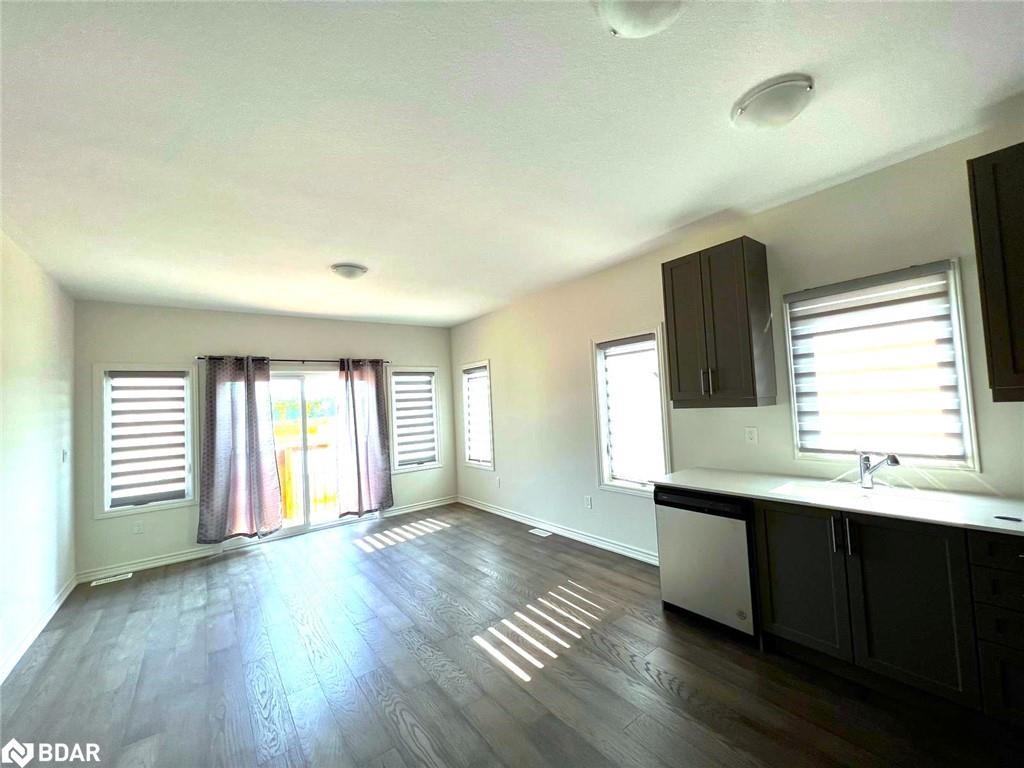 102 Cheryl Avenue, Atwood, ON - Indoor Photo Showing Kitchen