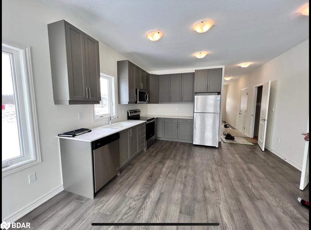 102 Cheryl Avenue, Atwood, ON - Indoor Photo Showing Kitchen With Stainless Steel Kitchen