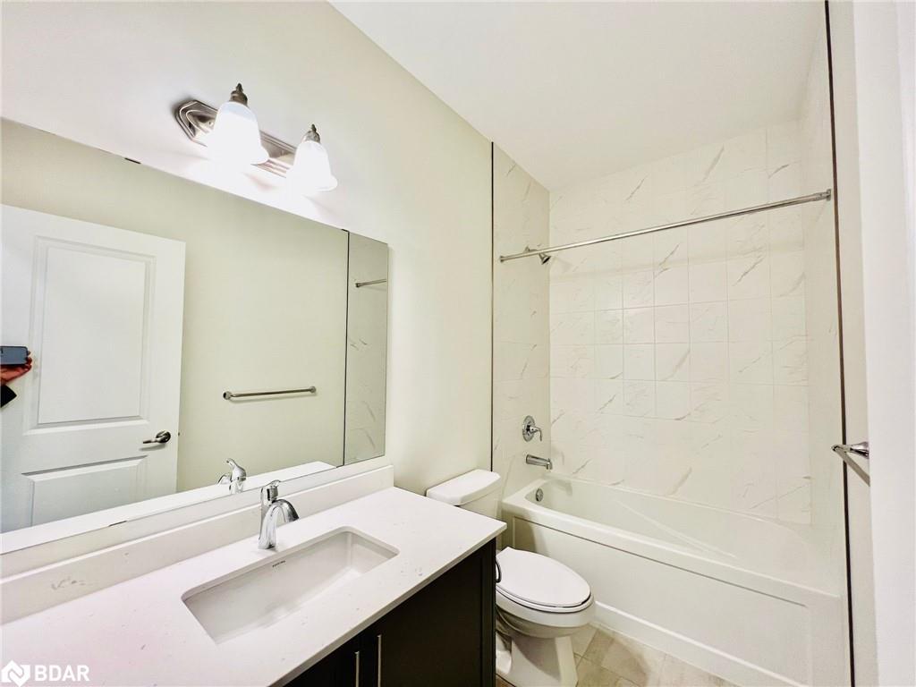 102 Cheryl Avenue, Atwood, ON - Indoor Photo Showing Bathroom
