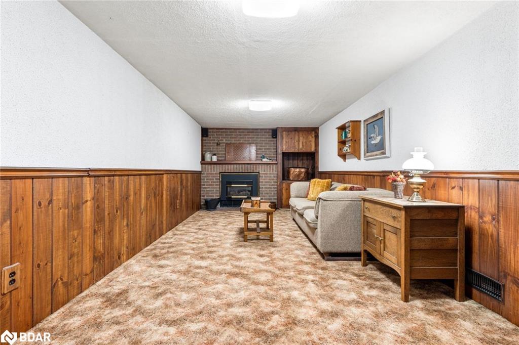 1587 Muir Road, Mississauga, ON - Indoor With Fireplace