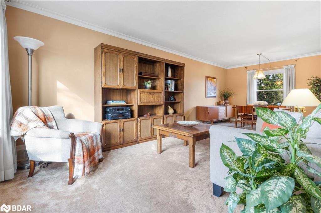 1587 Muir Road, Mississauga, ON - Indoor Photo Showing Living Room