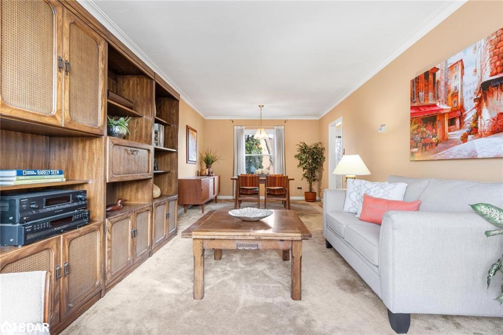 1587 Muir Road, Mississauga, ON - Indoor Photo Showing Living Room
