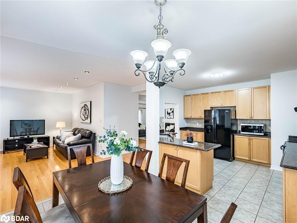 3099 Velmar Drive, Mississauga, ON - Indoor Photo Showing Dining Room