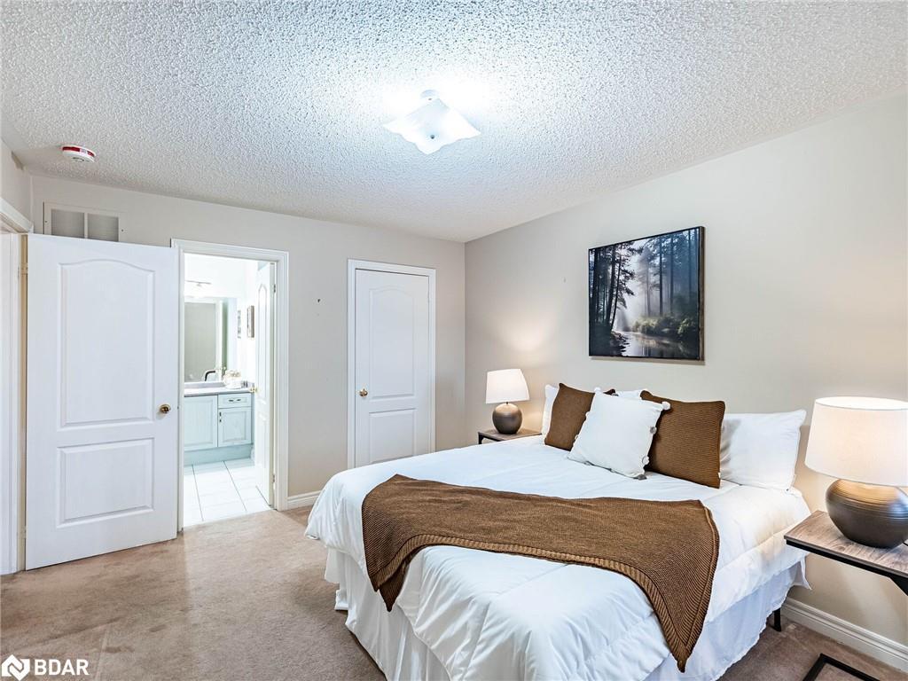 3099 Velmar Drive, Mississauga, ON - Indoor Photo Showing Bedroom