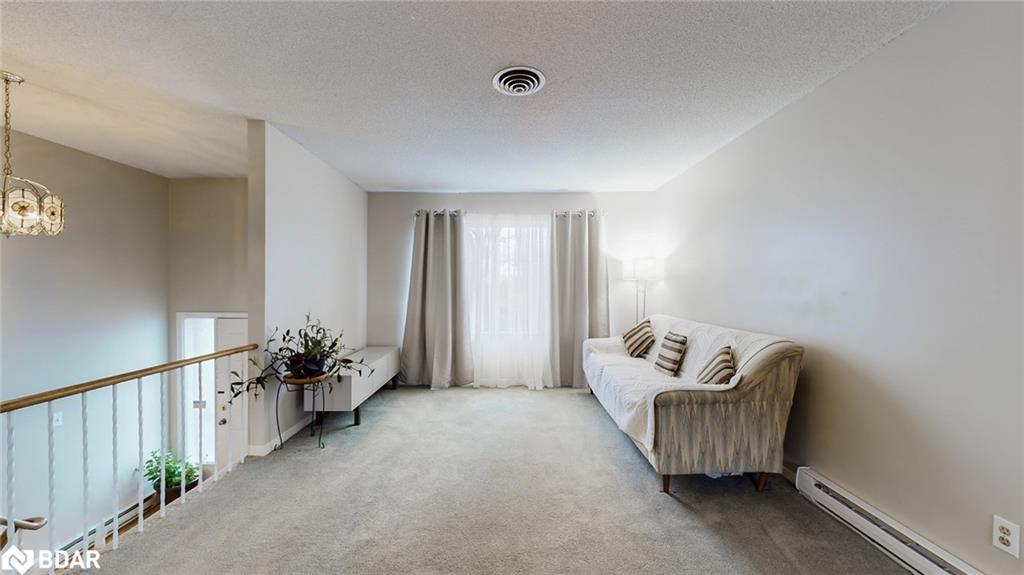 167 Little Avenue, Barrie, ON - Indoor Photo Showing Other Room