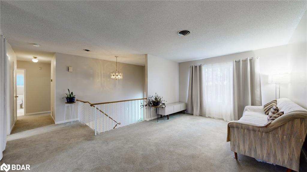 167 Little Avenue, Barrie, ON - Indoor Photo Showing Other Room