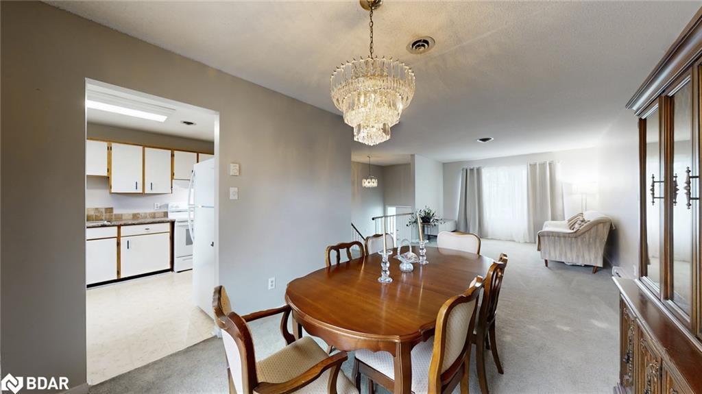 167 Little Avenue, Barrie, ON - Indoor Photo Showing Dining Room